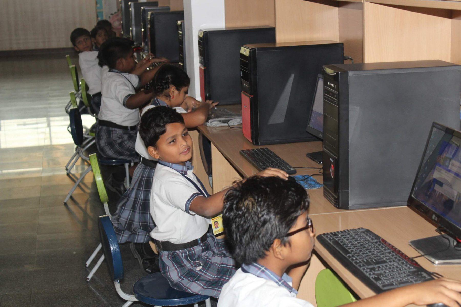 Computer Lab photo 3