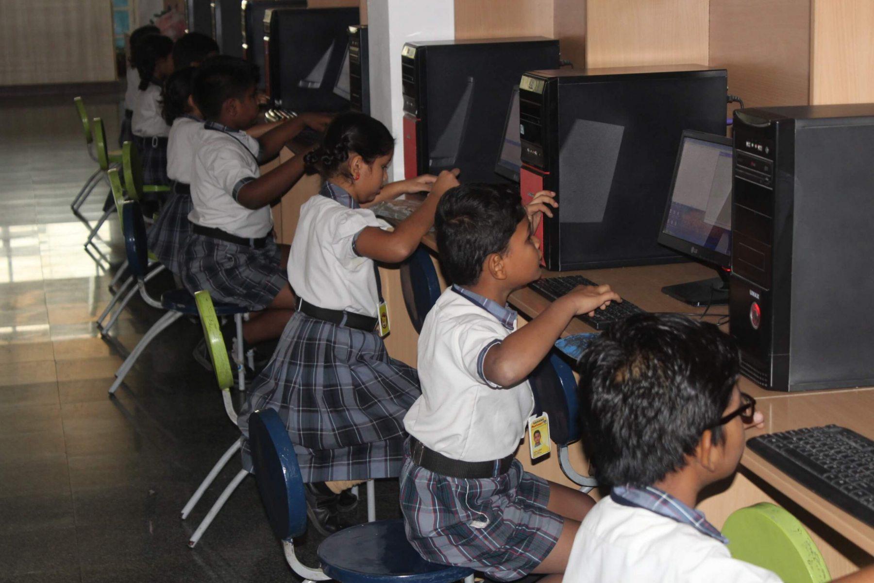 Computer Lab photo 4